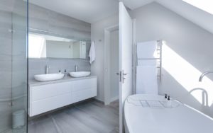 WAYS TO BRIGHTEN YOUR BATHROOM